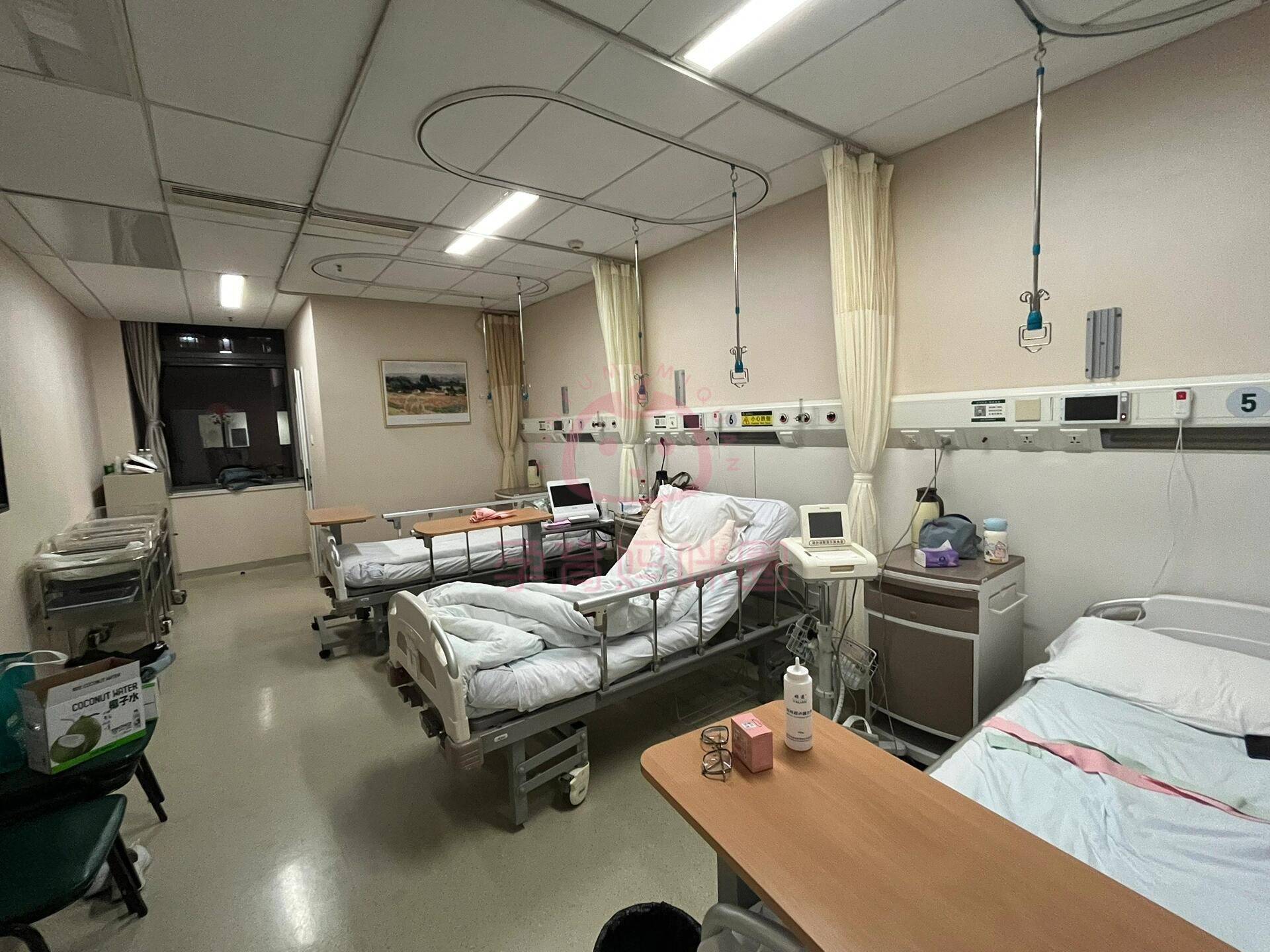 包含北京协和医院、协助就诊代挂专家号，快速办理，节省时间的词条
