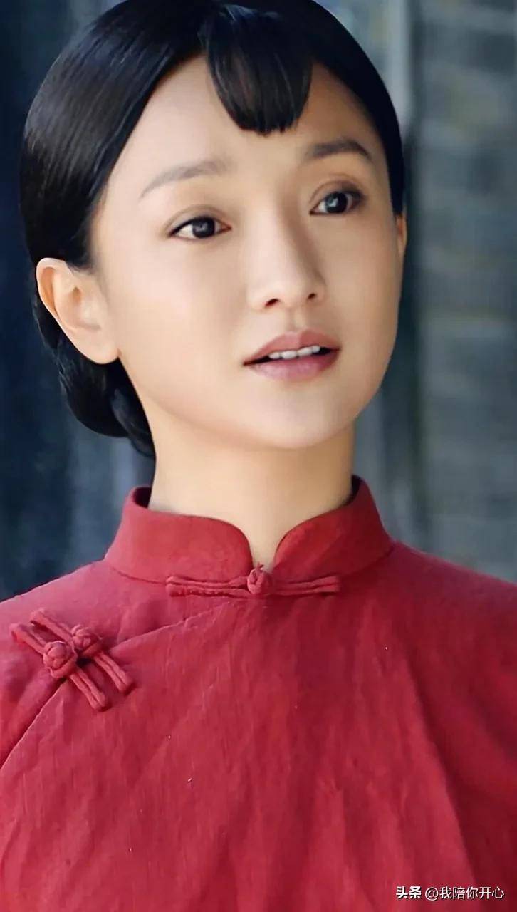 让人意想不到的是,随着岁月的流逝,周迅的颜值并没有衰退,反而愈发