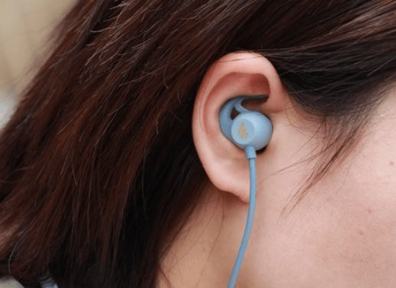 游泳耳机入耳式好,还是骨传导好?最好的游泳耳机推荐品牌全解析