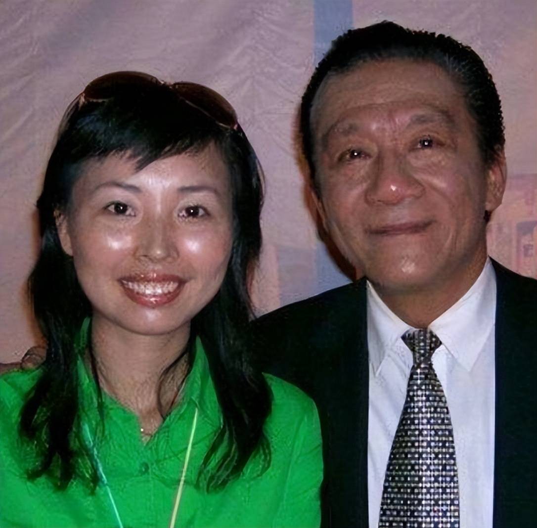 侯耀文离世3个月后,小20岁的娇妻嫁给师侄戴志诚,如今婚姻幸福