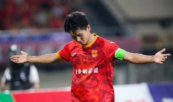 向余望四连杀！双波领跑中甲射手榜，尽显实力，伊万再遭嘲讽