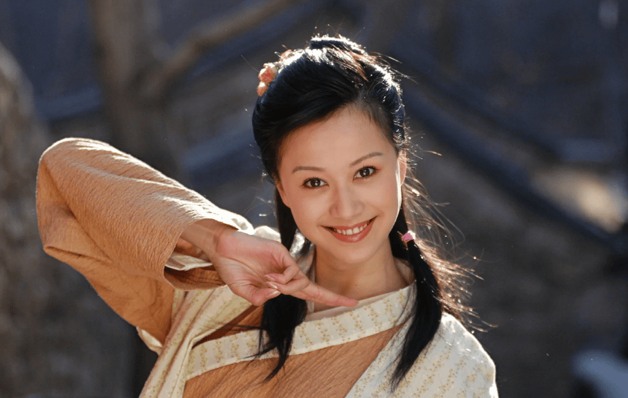 "祝无双"倪虹洁自曝被职场霸凌:同福客栈外的真实江湖更残酷