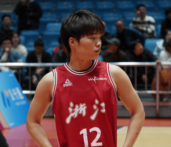 中国女篮新星王佳琦：WCBA助攻王与张子宇的黄金搭档