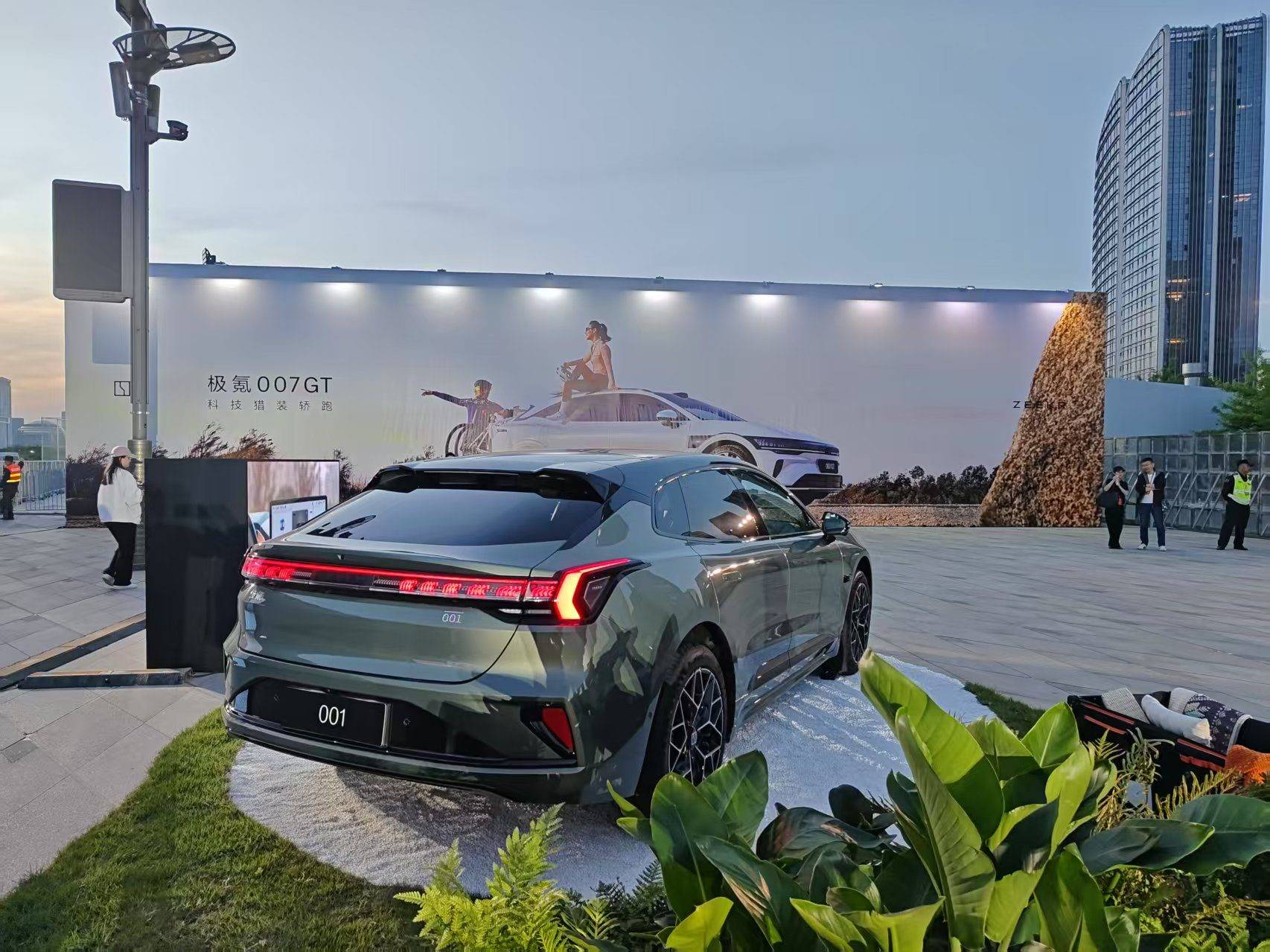 “猎装卷王”极氪007GT上市,限时19.99万起售_搜狐汽车_搜狐网