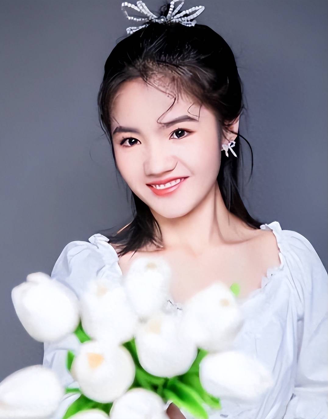 《变形计》山村女孩李勒优:节目结束后被妈妈收养,如今怎样了?