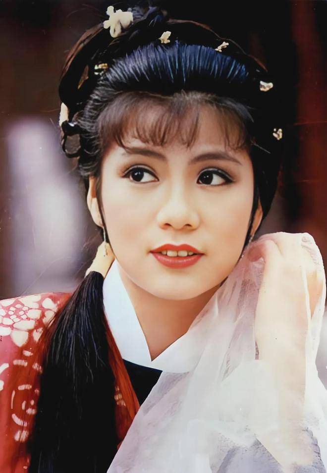 从私生女到全民女神:26岁香消玉殒的翁美玲,她的一生充满坎坷