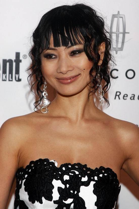 演员白灵现状:在美国洛杉矶有豪宅,63岁模样大变,仍保持单身