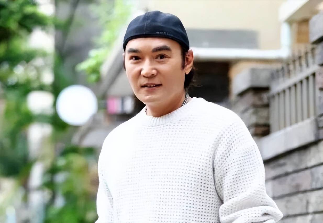 57岁焦恩俊首谈第2次离婚,称"自然发生",找新对象有自己想法