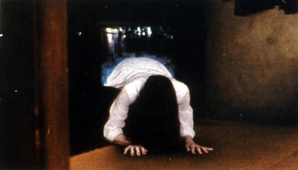 贞子被超度-贞子被绳子捆住脚电影