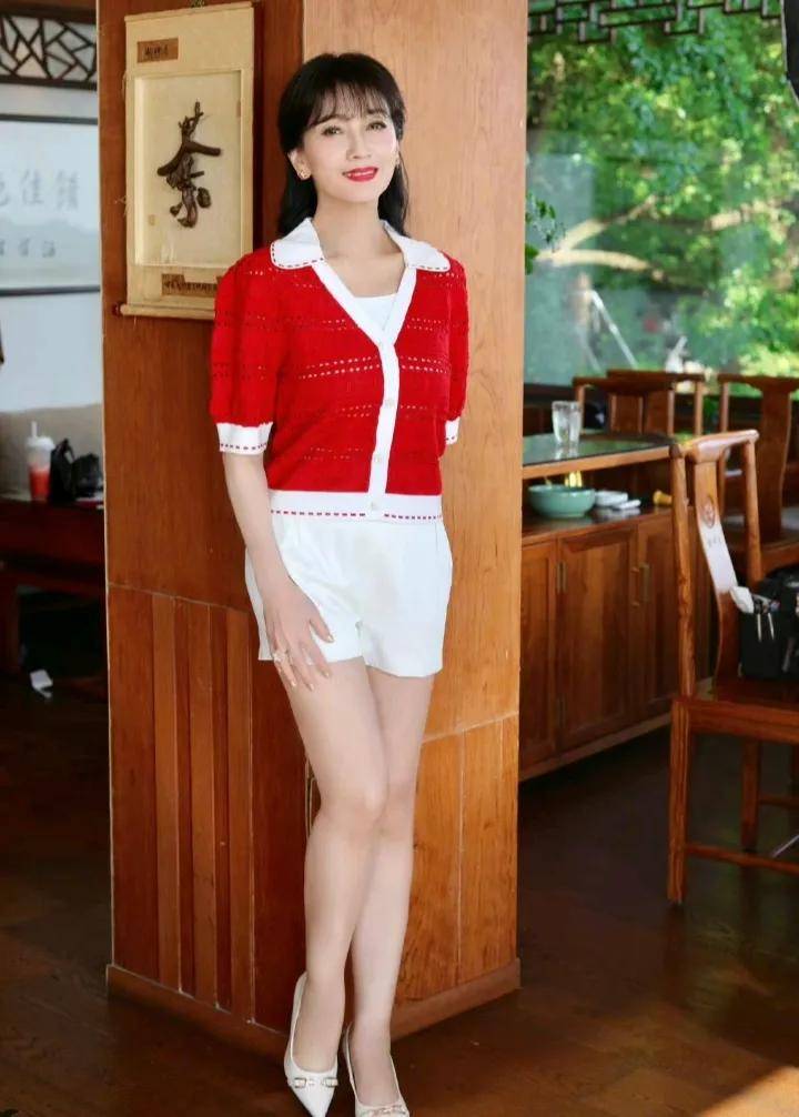 赵雅芝的71岁,成熟女人中的清新淡雅,带着可爱与性感