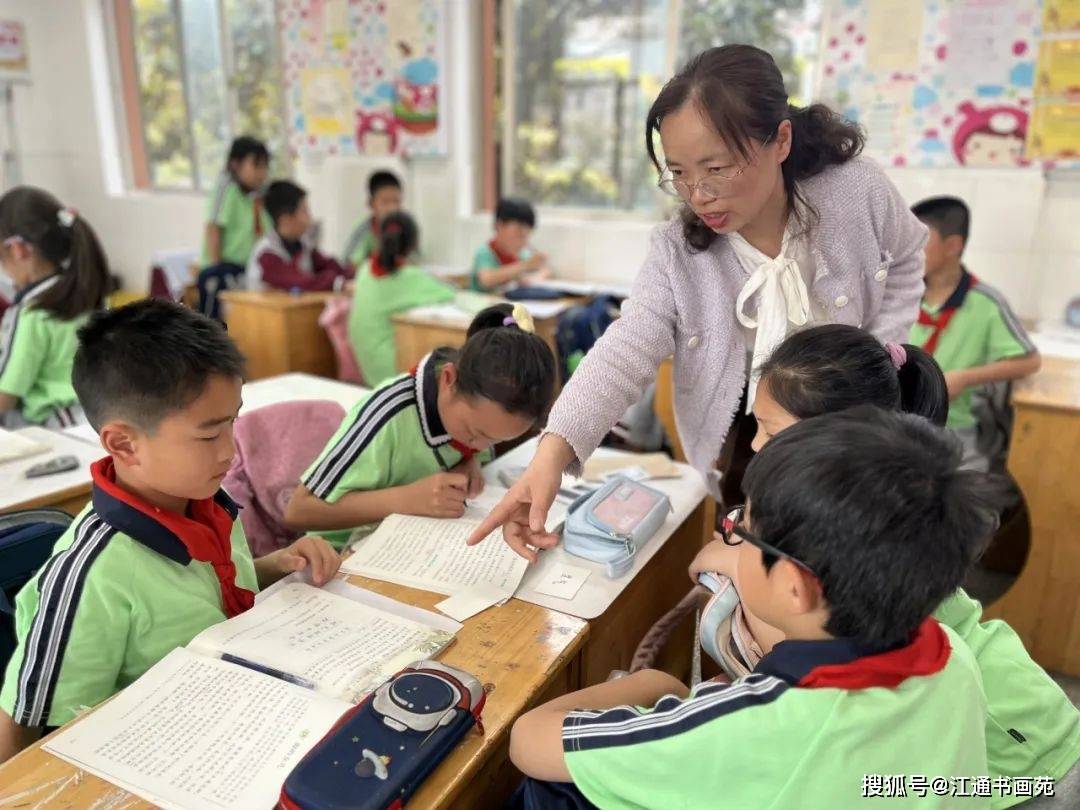 与学校教学以及教育科研,培育名师相结合,城南小学,启秀小学两场活动