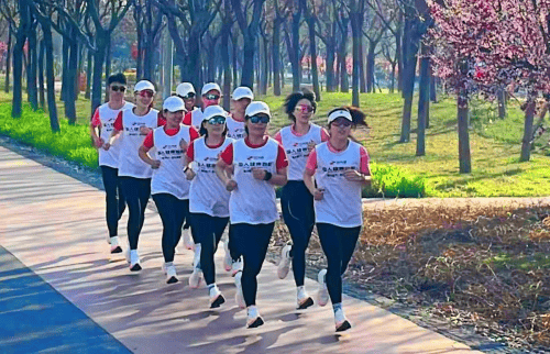 “足间道仙草鞋”成天津生态城半马“破风利器”(图18)