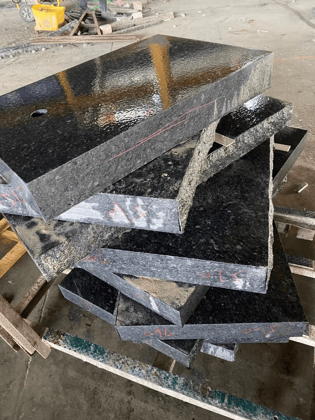 黑金沙花岗岩大理石3公分水景多少钱一平方