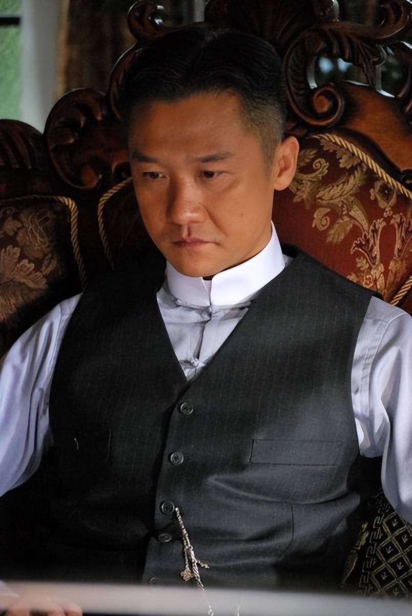 演员黄志忠离婚后忍不住流泪想儿子想得睡不着53岁仍单身