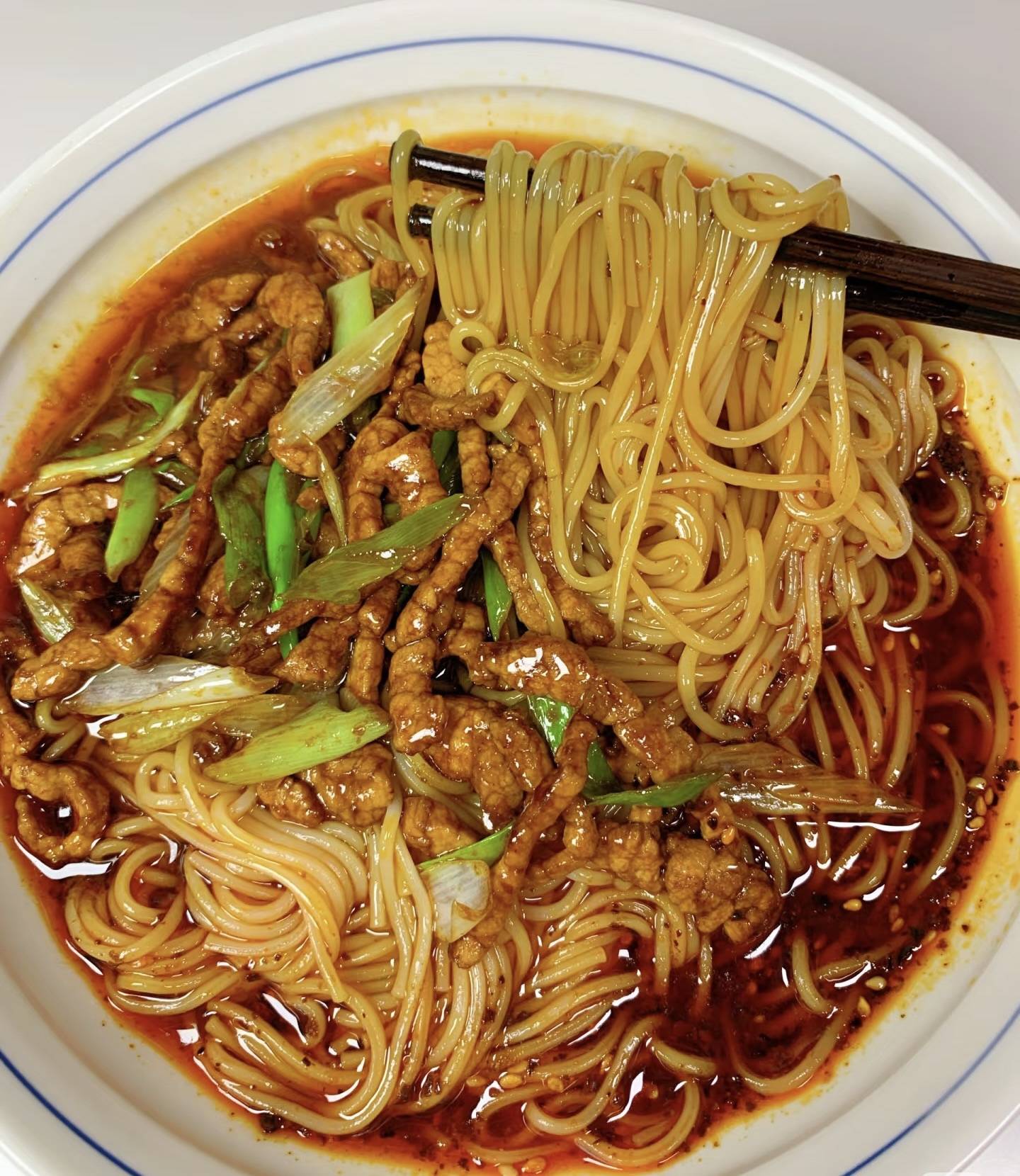 葱爆肉丝面,一口满足的味蕾盛宴