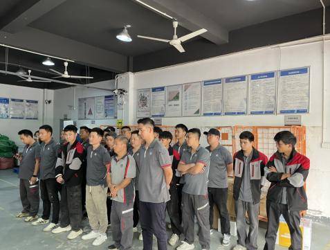“班前十分钟”微课堂，激发红色“新”活力(图1)