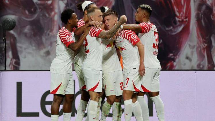 4-0，3-0！拜仁爆发，德甲103亿对阵，赢球=夺冠，凯恩誓破大魔咒