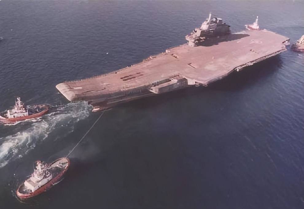 辽宁号的前身:瓦良格号来华多艰辛?2000万买下,却被勒索6000万