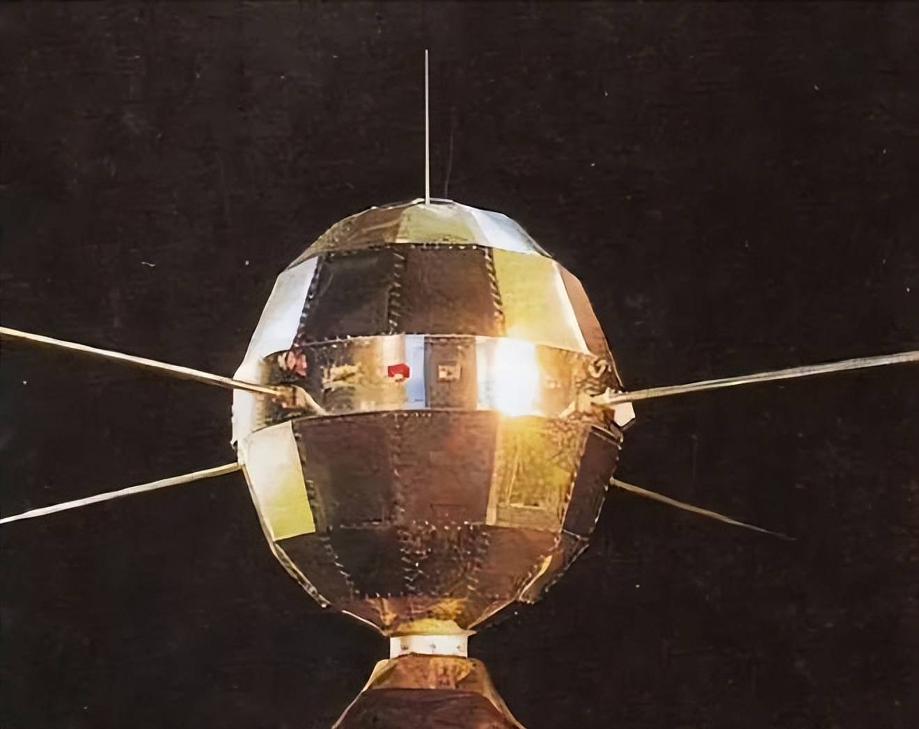 中国第一颗卫星东方红一号已经发射55年为何还在天上飞​​