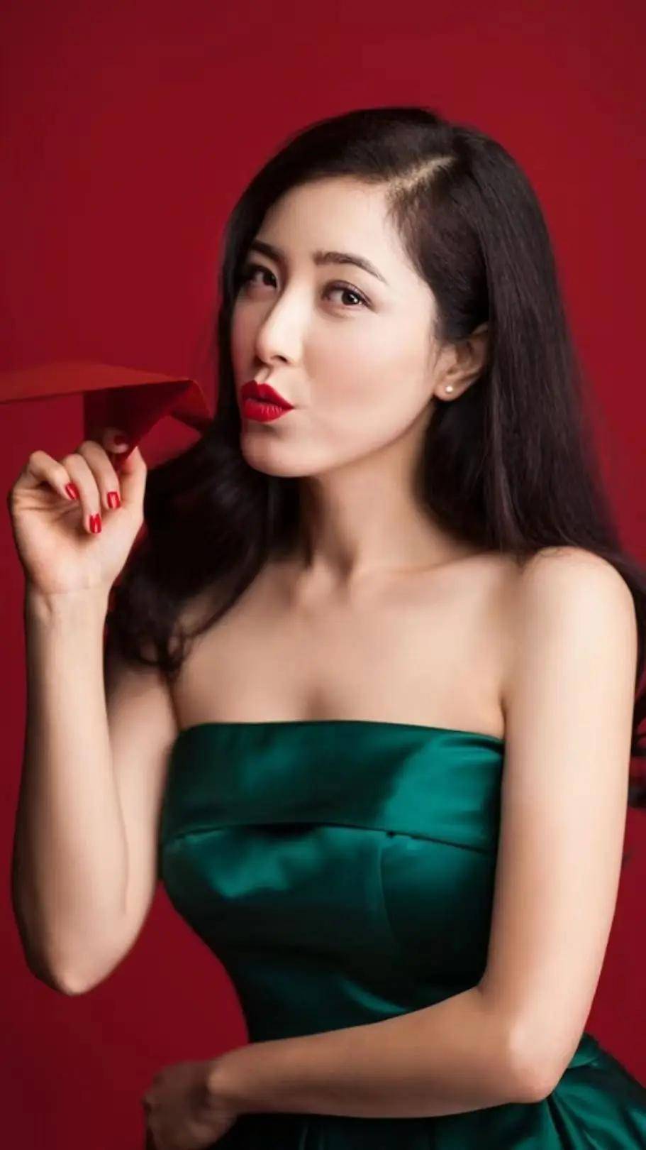 在第四名的童飞曾受到王晶的重视,参与《大上海》《澳门风云》三部曲