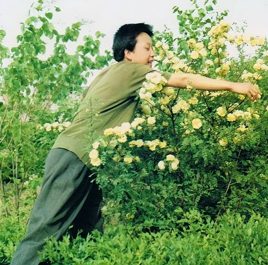 "跳梁小丑"李玉刚跌落神坛,不再被世界宽容,他究竟做了什么