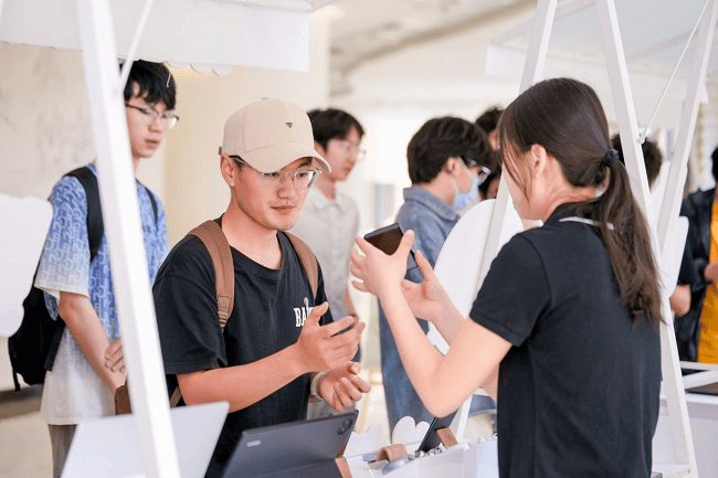 华为终端CEO何刚回母校西电:每一位师生都是改变世界的种子(图4)