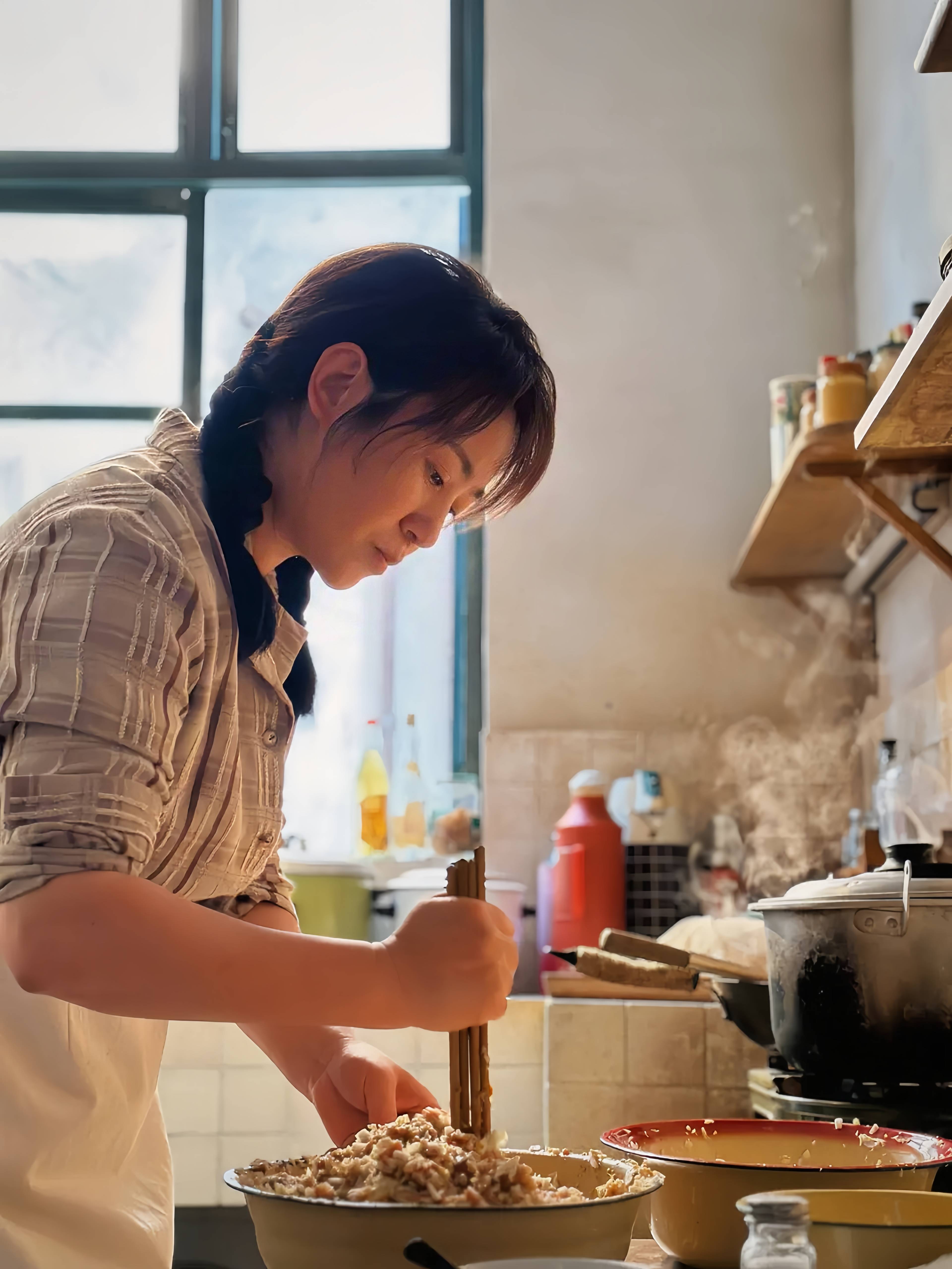 马丽主演《水饺皇后》上映十五天票房破三亿