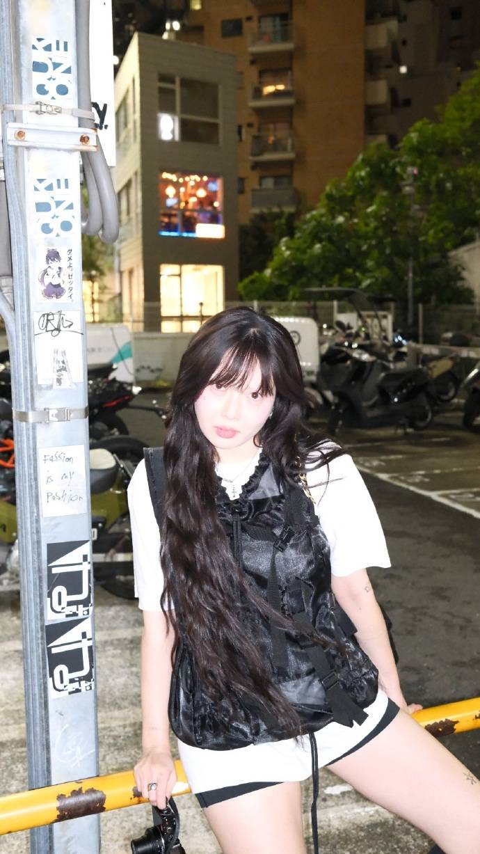 泫雅背970万韩元名牌包,和龙俊亨日本旅行插图6 泫雅背970万韩元名牌包,和龙俊亨日本旅行插图6
