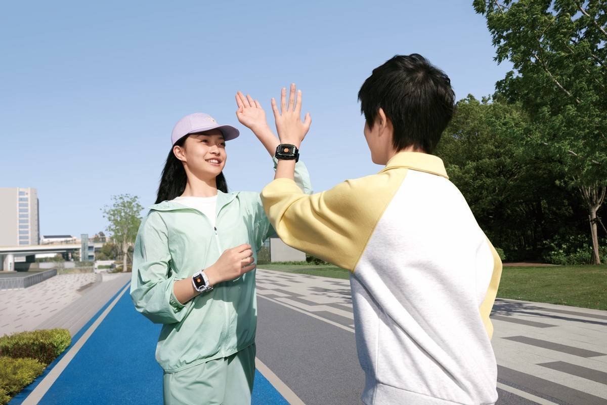 华为儿童手表 5 Pro夏季新色：于细节处见真章，为学习成长护航的绝佳之选