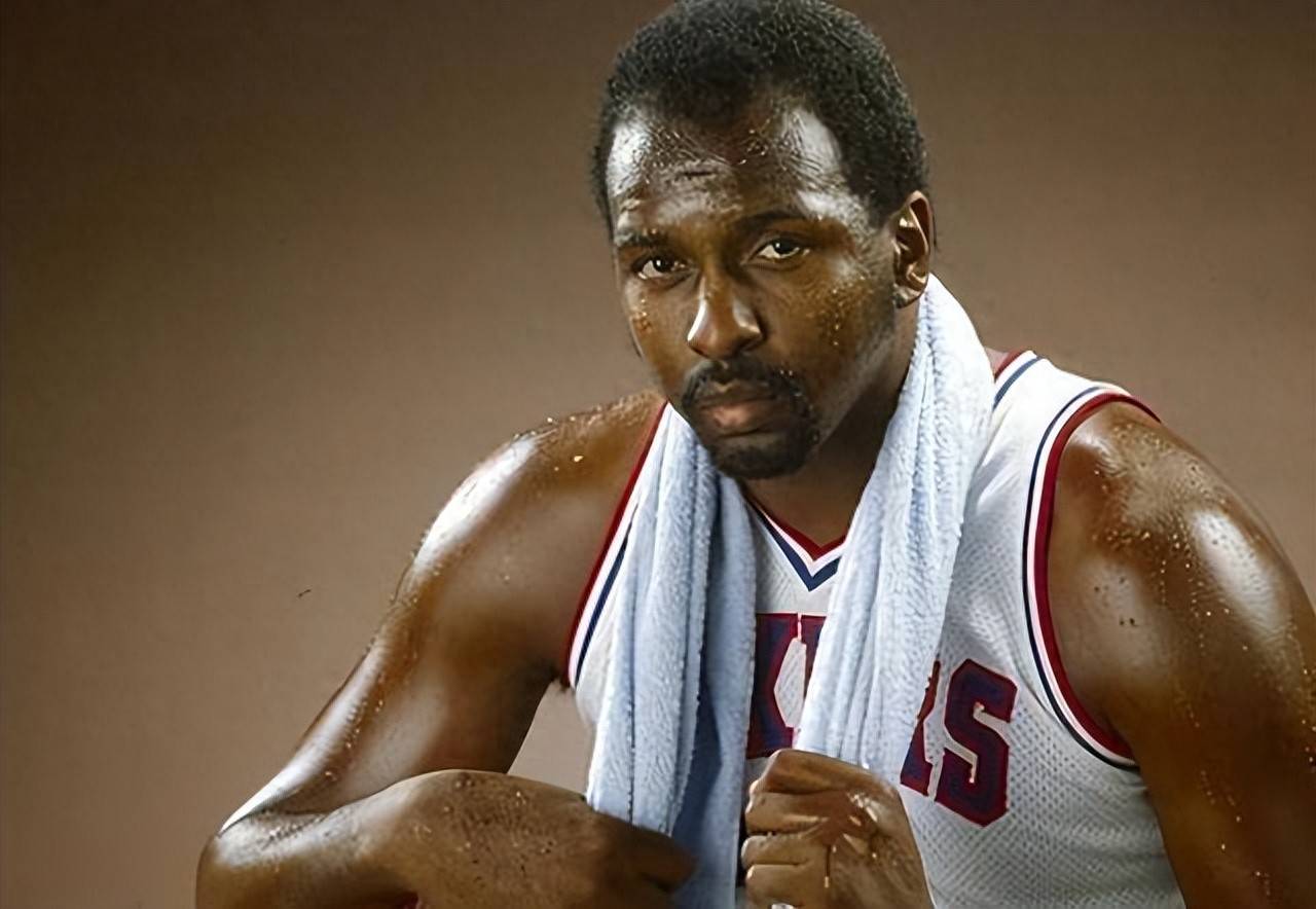 被遗忘的巨人:摩西·马龙的硬汉传奇与历史定位