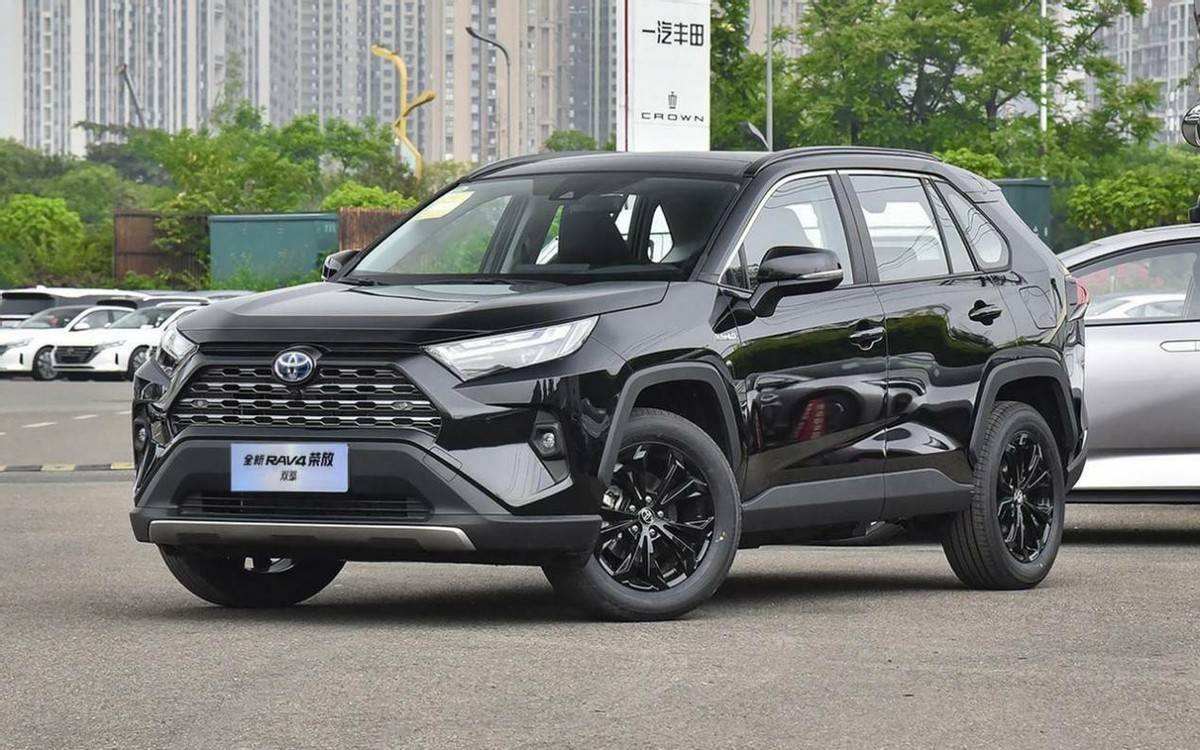 买日系SUV的再等等！丰田全新RAV4要来了，内外都有大调整