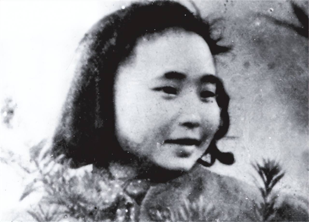 外院是监狱的看守区,设有刑讯室,执行极其残忍的酷刑,如老虎凳和辣椒