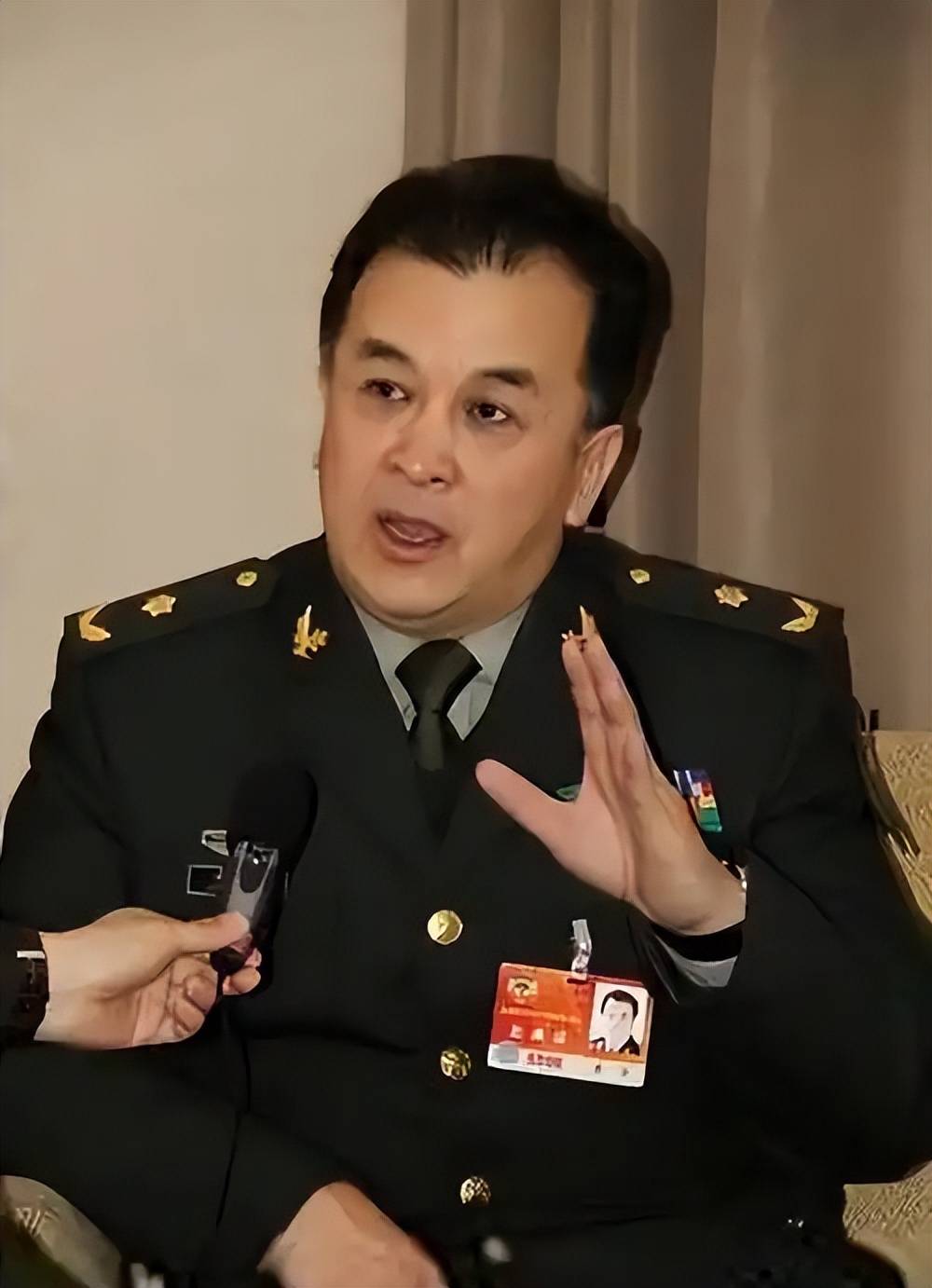 "免职风波"过去10年,曾经的八一电影厂长黄宏,如今过得怎样?