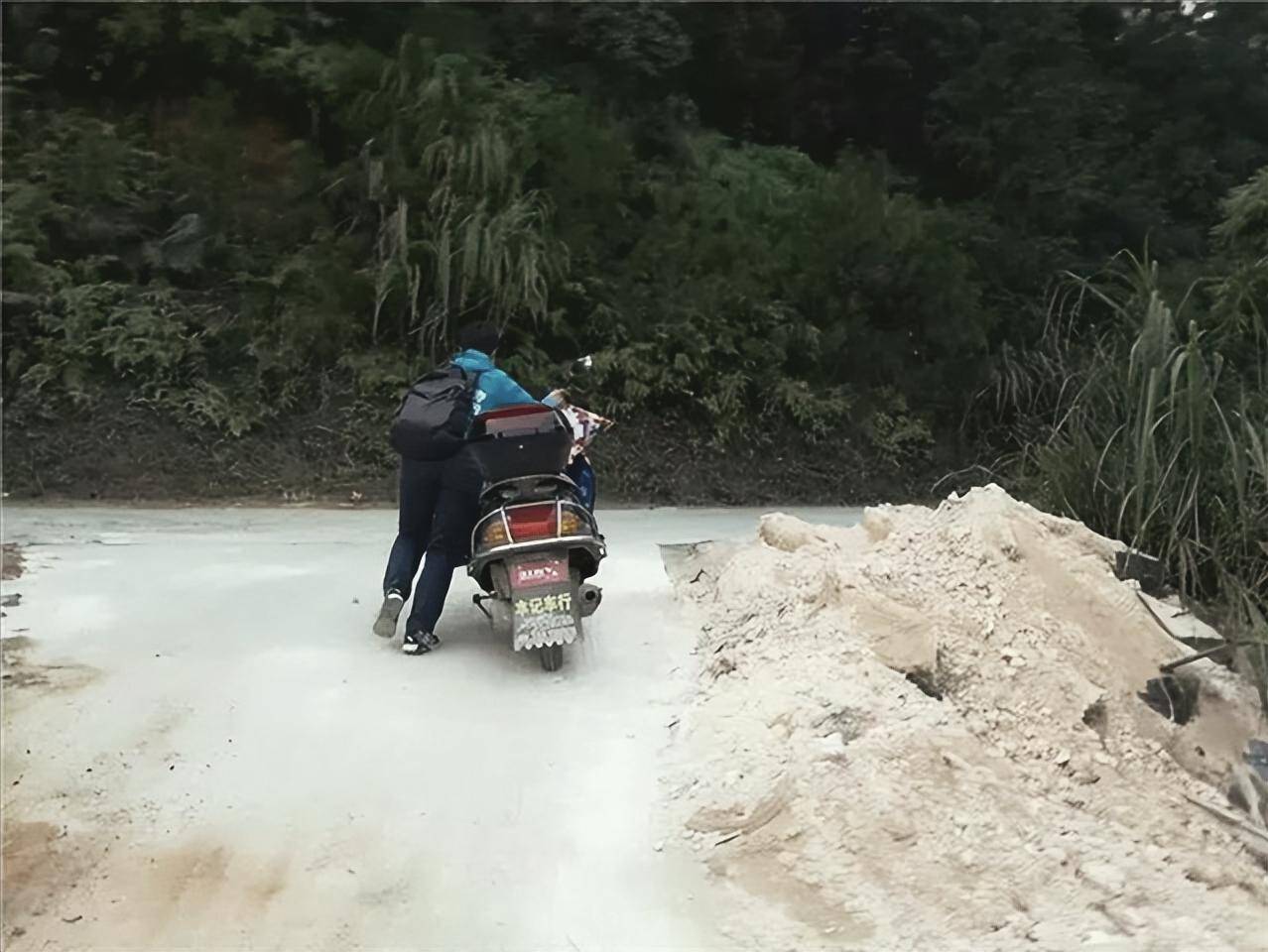 山东牛人造出神奇无油车,有空气就能正常驾驶,外企斥巨资挖人遭拒