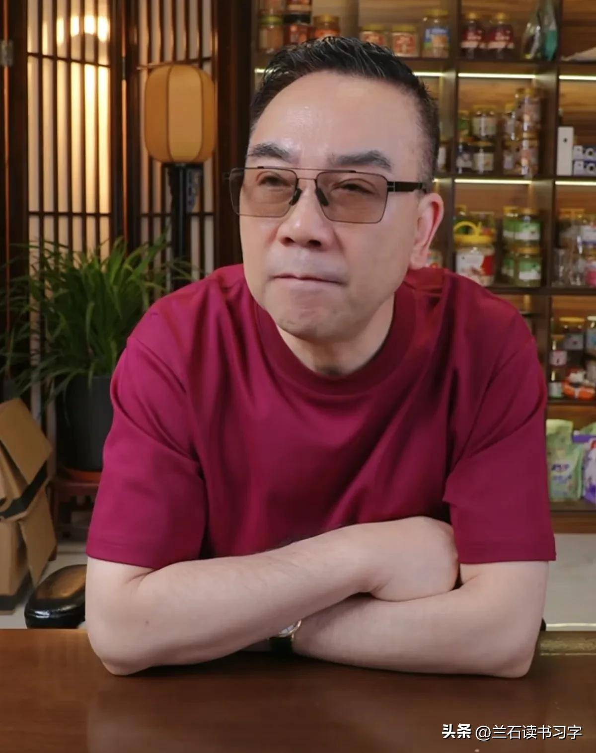杨议我知道我拜侯大师会有一帮人不同意那我就自立门户