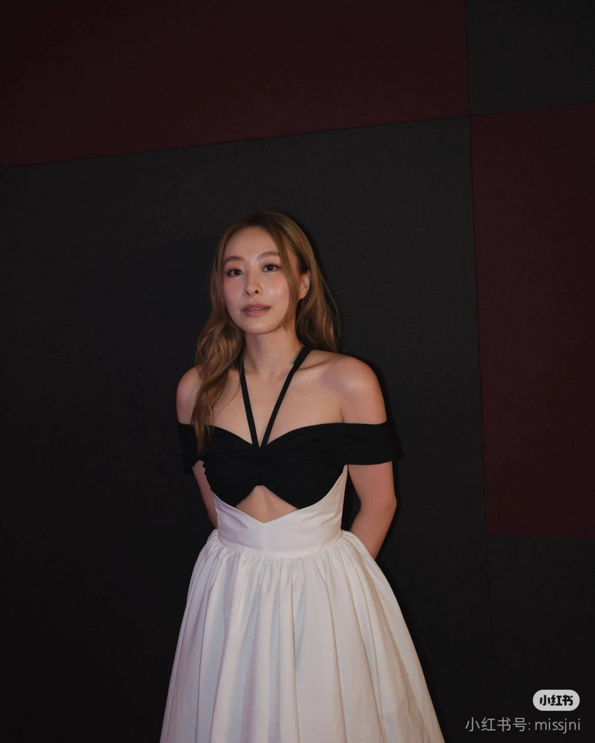 陈滢晒出自我最新写真照