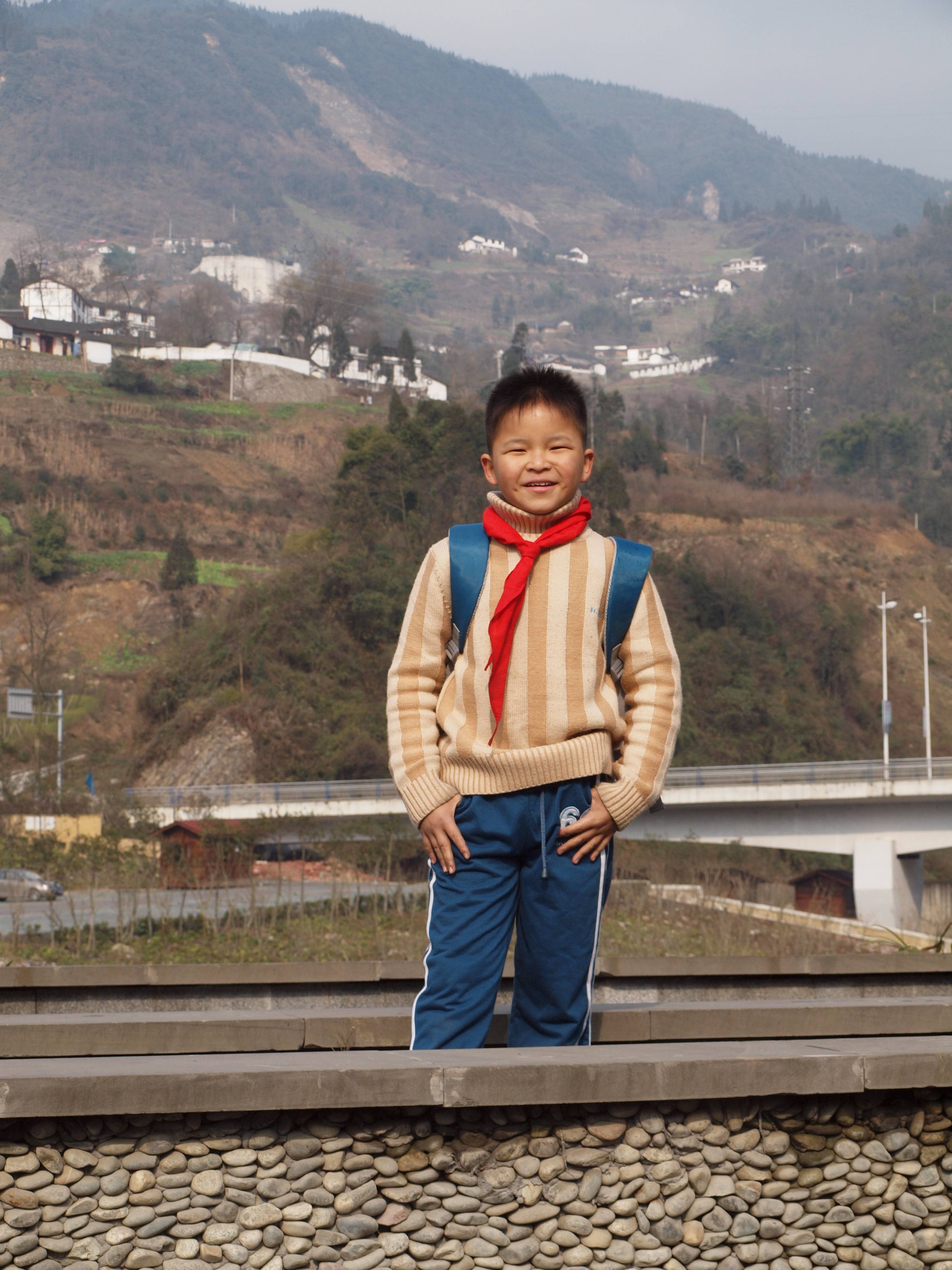 17年前,汶川地震中救2人的9岁小英雄林浩,如今过得如何?