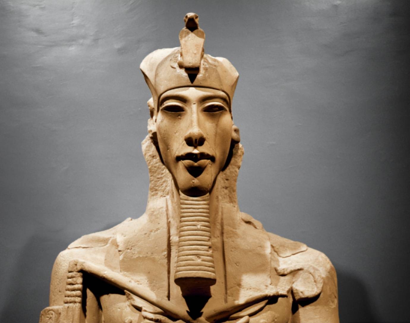 古埃及有多荒唐?埃及法老娶亲女还要孕育后代,这种风俗竟能存在