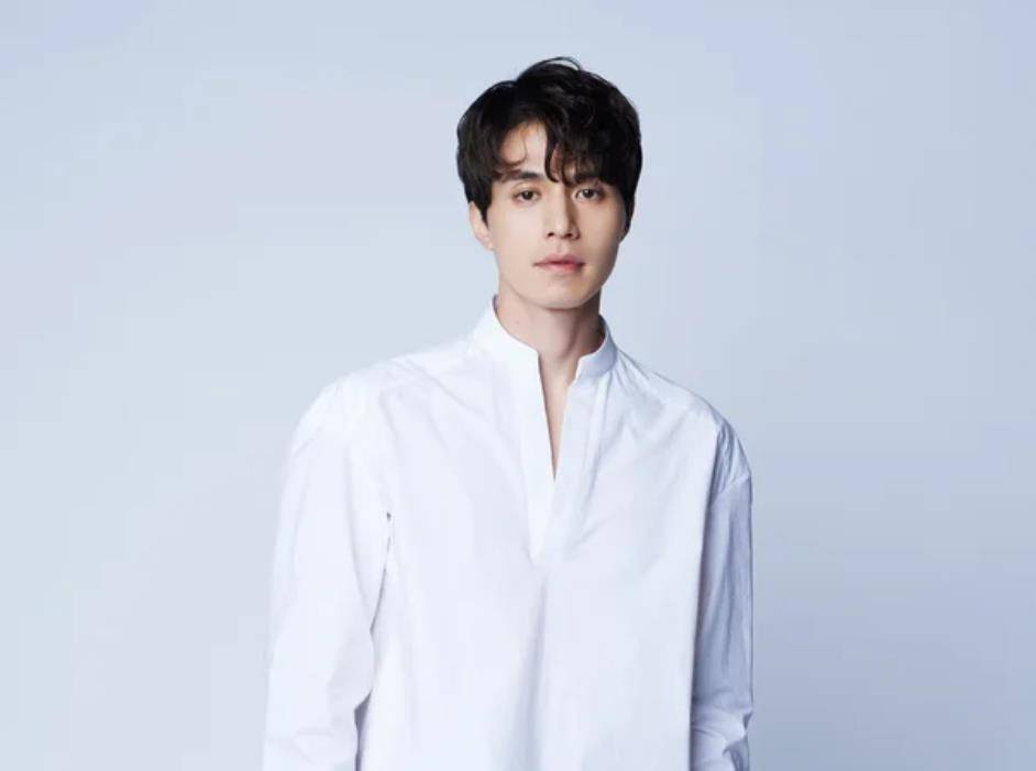 韩星李栋旭解释单身登上热搜,网友:“巧了,我也单身” 插图2 韩星李栋旭解释单身登上热搜,网友:“巧了,我也单身” 插图2