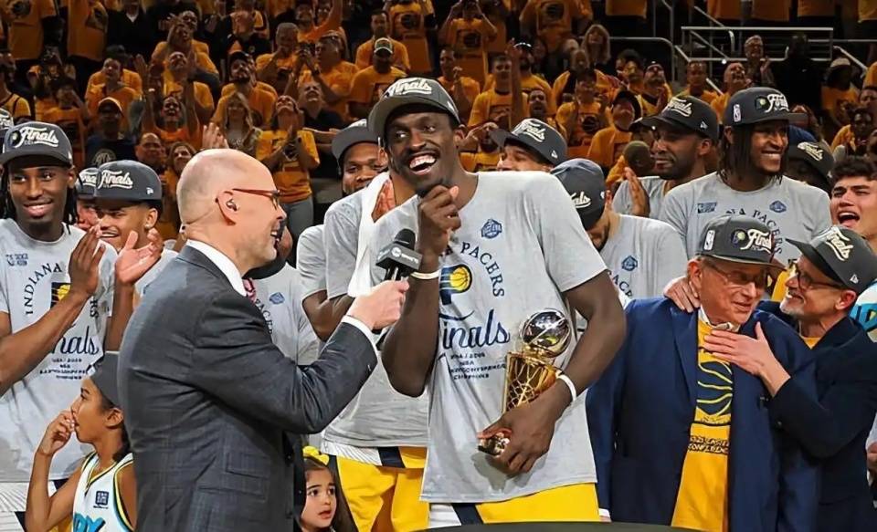 他是冠军前锋，19年总决赛打爆勇士格林！猛龙时期的小卡不是单核