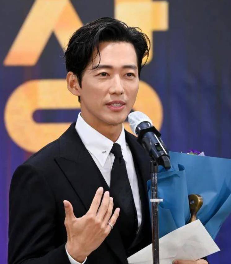 韩国知名男星透露,进入演艺圈要感谢崔真实 插图6 韩国知名男星透露,进入演艺圈要感谢崔真实 插图6