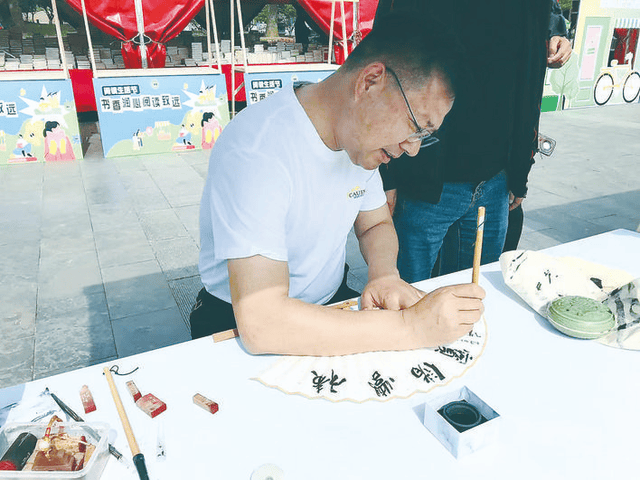 今天我出镜丨李卫军：用纸笔诉说对生活的热爱