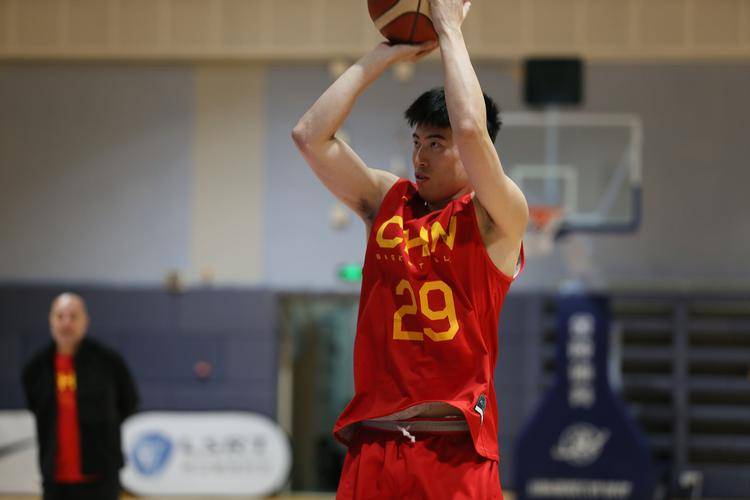 新一期中国男篮最不适合打国际比赛的5位球员，4后卫在列