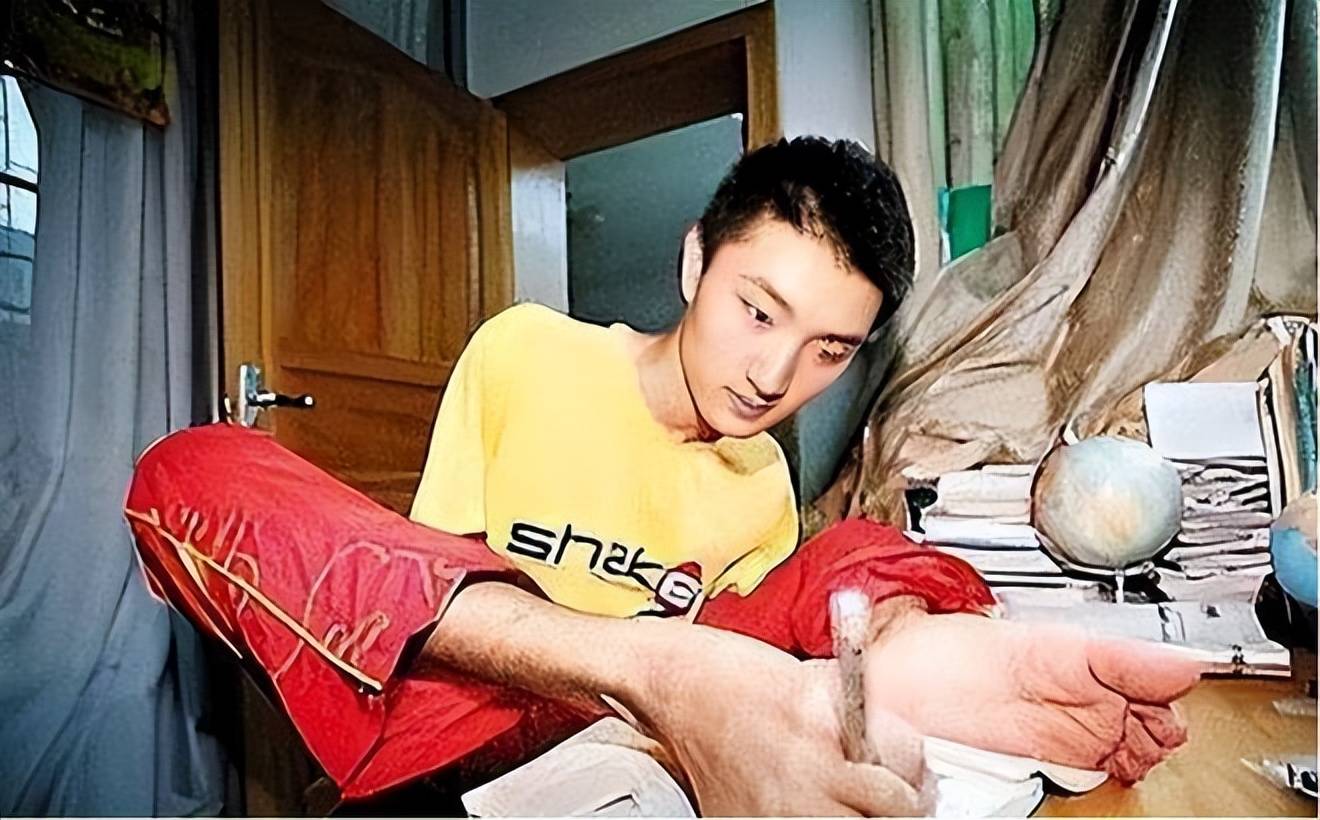 杨孟衡_脚趾_孩子