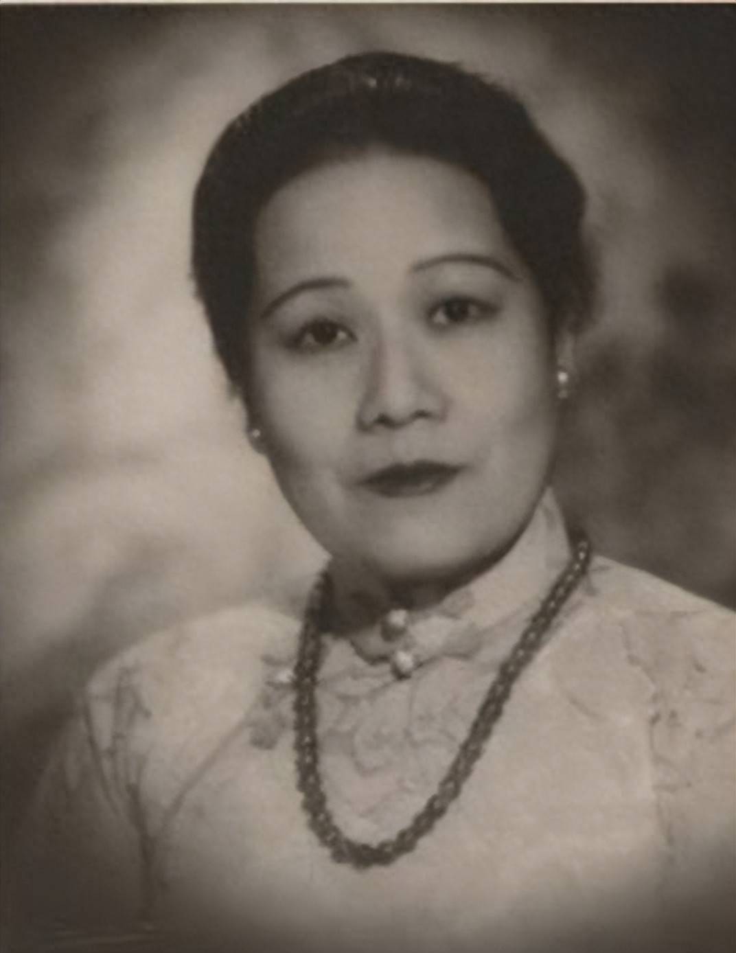 宋美龄到死都不愿见宋庆龄,两人却立下相同遗嘱,内容令人心酸