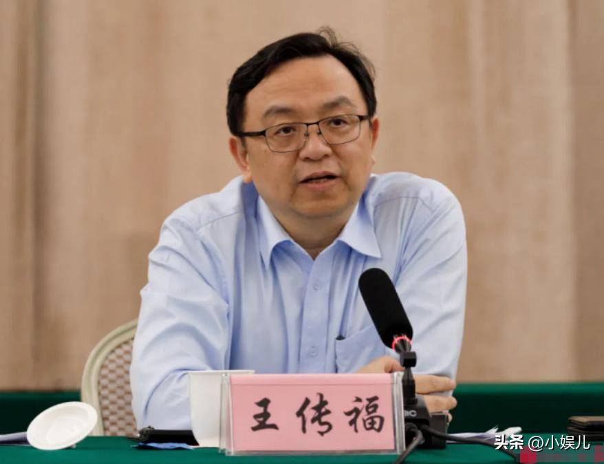 表弟成中国首富后,大手笔还了他1000亿
