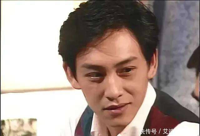 61岁吴启华近照曝光,62岁吴启明现身对比,差距为何如此悬殊?