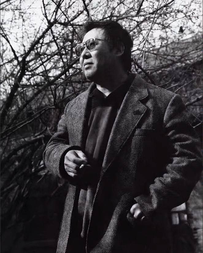 _1992年路遥死前卧床3个月，爱过5个女人，却只有一人来还是为离婚_1992年路遥死前卧床3个月，爱过5个女人，却只有一人来还是为离婚