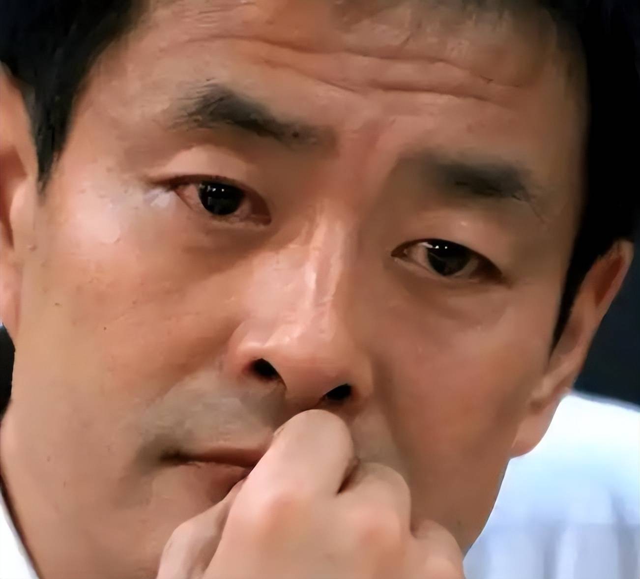 演员濮存昕:家人相继离世,72岁仍不敢放松,肩负照顾老母责任