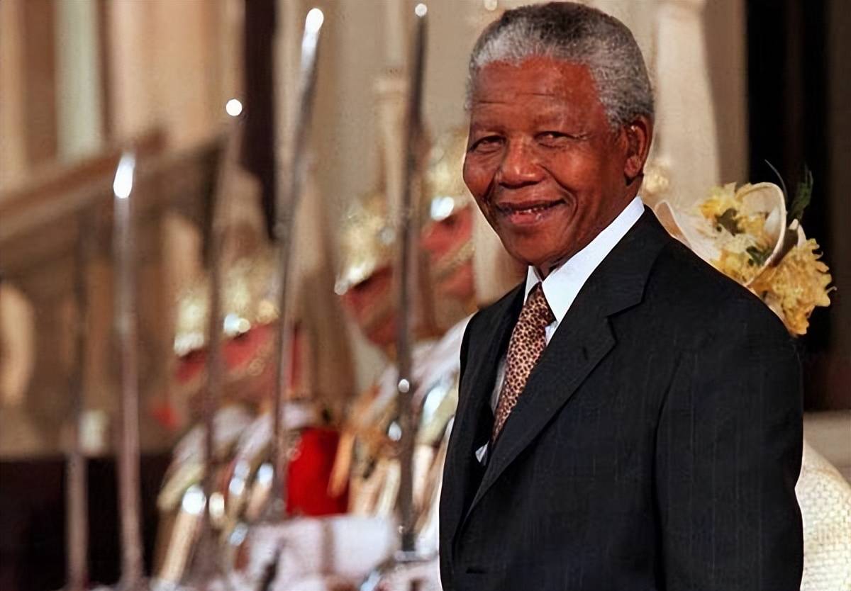 出狱后把国家给毁了,南非总统曼德拉是圣人还是罪人